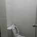 Kamar Mandi dengan Toilet Toto dan Shower